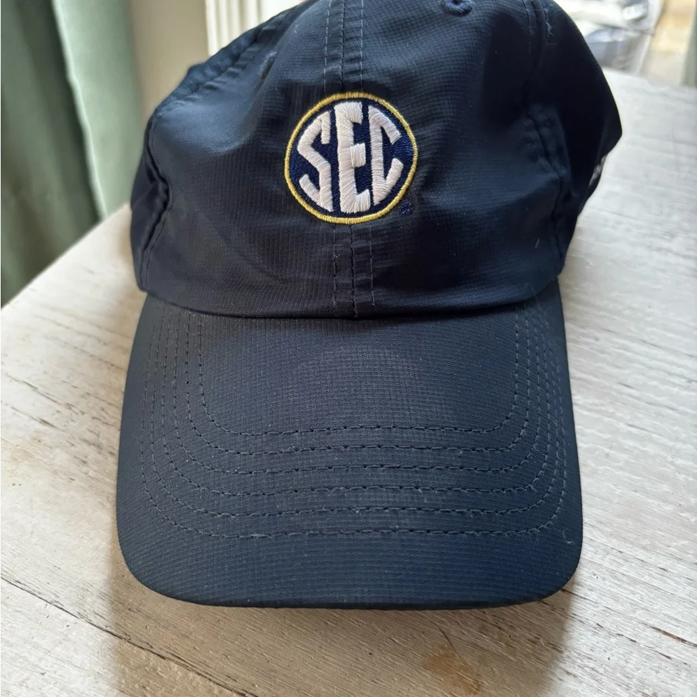 Navy Blue SEC Logo Cap From Greystone Golf Club - Picture 1 of 3